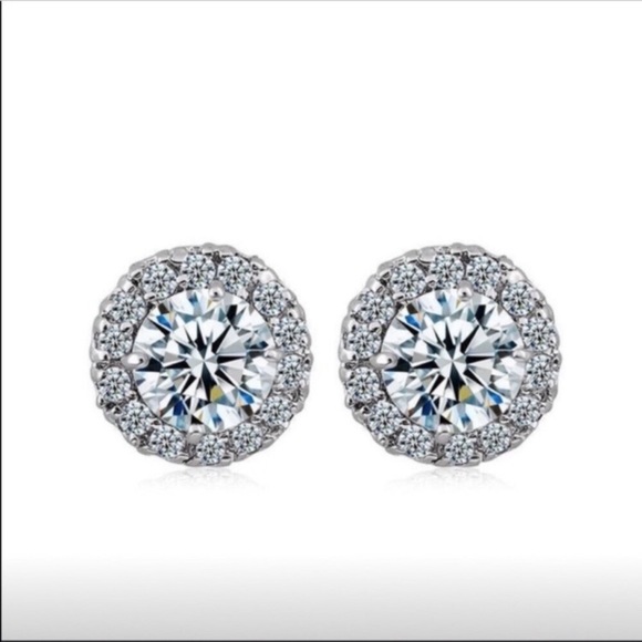 NEW 18K WHITE GOLD DIAMOND EARRINGS - Picture 7 of 8